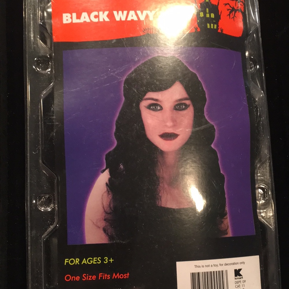 NWT Totally Ghoul Black Wavy Wig